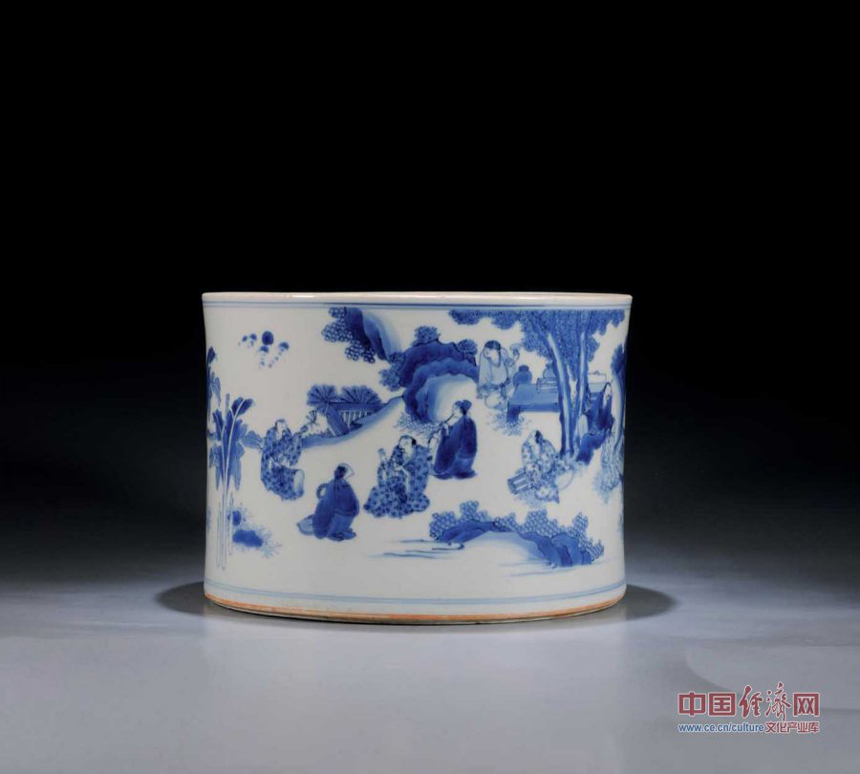A piece of craftwork displayed during the preview of the 29th China Guardian Quarterly Auction in Beijing. The three-day quarterly auction will kick off in Beijing on March 24, following a three-day preview that started on Wednesday. The preview exhibits some 2,600 Chinese painting and calligraphy works, 1,800 pieces of chinaware, furniture and craftwork, as well as 680 rare books and manuscripts.