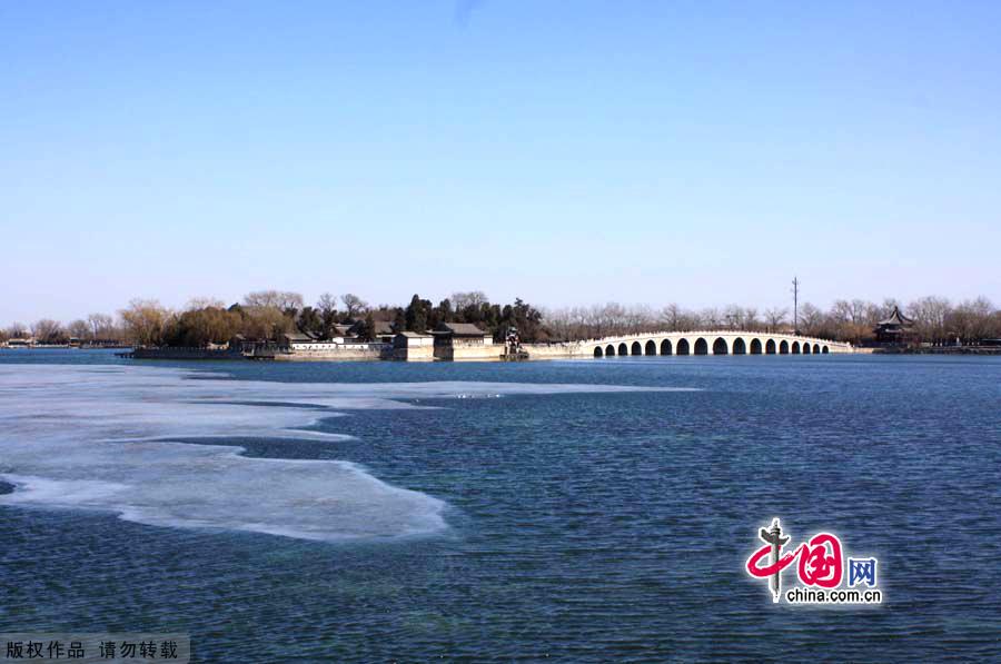 The Summer Palace is one of the finest examples of Garden Architecture in China and located in the northwest suburbs of Beijing. The Summer Palace comprises more than 3,000 structures, including pavilions, towers, bridges, and corridors. Covering 294 hectares, three quarters of the area is water. Its most distinctive features are Longevity Hill and Kunming Lake. [Photo by Xiaodong]