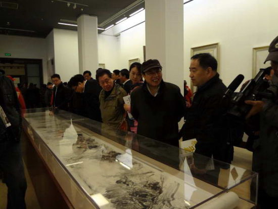 Shandong&apos;s artist holds exhibit of ink landscape paintings in Beijing