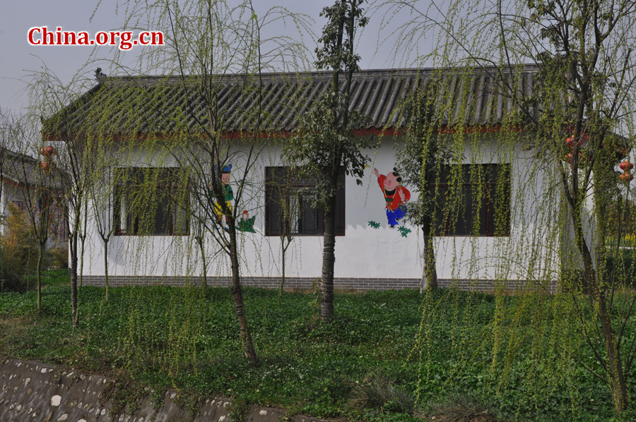 Photo shows the beautiful spring scenery of Nianhua village in Mianzhu City, southwest China's Sichuan Province, Mar. 18, 2012. Mianzhu was one of the worst-hit cities in the devastating 2008 Wenchuan earthquak. [China.org.cn/by Chen Xiangzhao] 