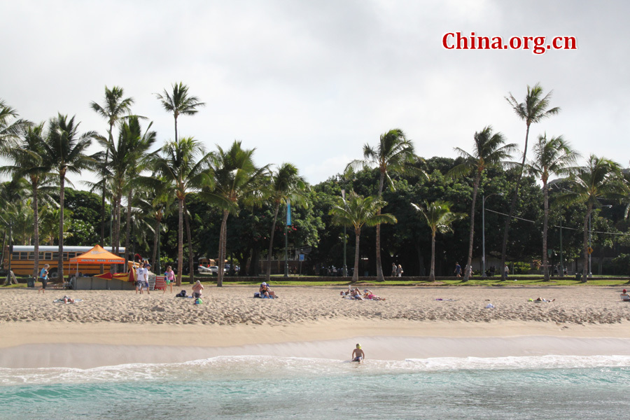 Photo shows the beautiful scenery of Waikiki Beach, Honolulu, in Hawaii, United States. [China.org.cn/Photo by Li Xiaohua] 