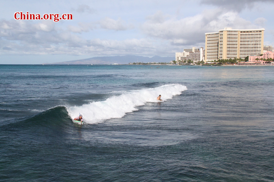 Photo shows the beautiful scenery of Waikiki Beach, Honolulu, in Hawaii, United States. [China.org.cn/Photo by Li Xiaohua] 