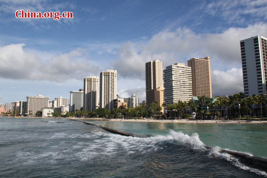 Photo shows the beautiful scenery of Waikiki Beach, Honolulu, in Hawaii, United States. [China.org.cn/Photo by Li Xiaohua] 