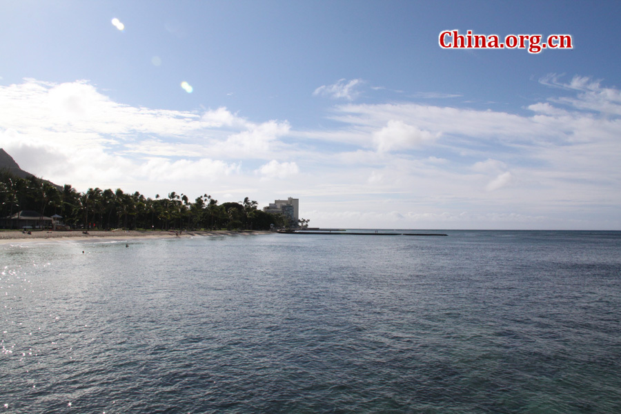 Photo shows the beautiful scenery of Waikiki Beach, Honolulu, in Hawaii, United States. [China.org.cn/Photo by Li Xiaohua] 