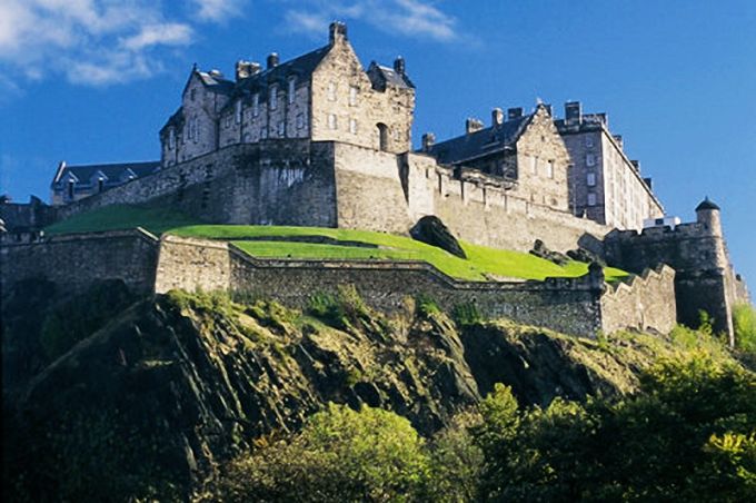 Edinburgh Castle (Photo: jschina.com.cn) 