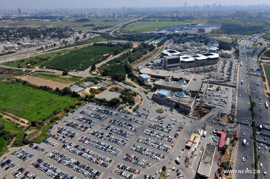 The aerial photo taken on March 26, 2012 shows the general view of Israeli city of Herzliya. (Xinhua/Yin Dongxun) 