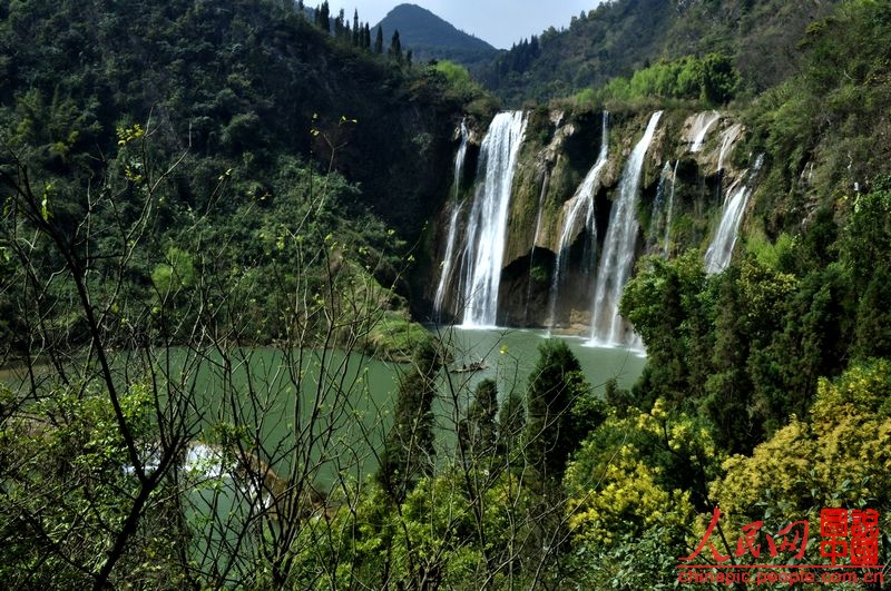 The Jiulong Waterfalls was voted one of the top six most beautiful Chinese waterfalls in a poll by 'Chinese National Geography' magazine in 2005. It is a group of wide waterfalls at ten levels in Luopan County of Yunnan Province. The view of the falls varies level by level and they are connected with each other by shoals or pools, creating a fantasy world of water.