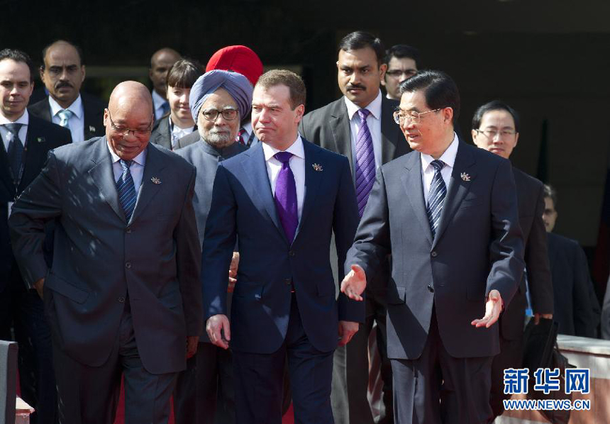 Chinese President Hu Jintao and leaders of BRICS, which groups Brazil, Russia, India, China and South Africa, met in New Delhi Thursday to discuss global governance and sustainable development and to coordinate their stands on major world and regional issues. 