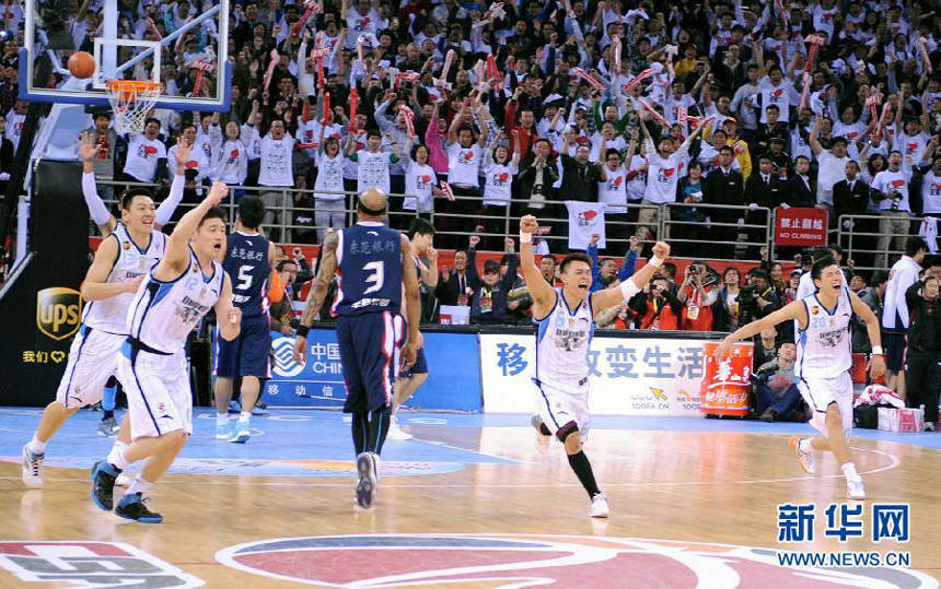 Beijing Ducks, led by former NBA star Stephon Marbury who notched game-high 41 points on Friday night, clinched their first-ever title of the Chinese Basketball Association (CBA) league.