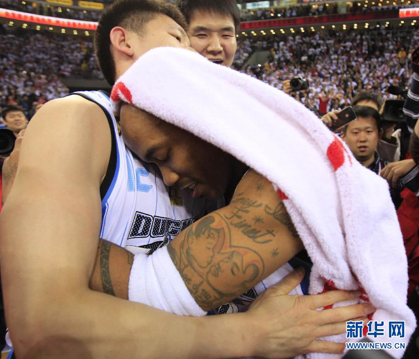 Beijing Ducks, led by former NBA star Stephon Marbury who notched game-high 41 points on Friday night, clinched their first-ever title of the Chinese Basketball Association (CBA) league.