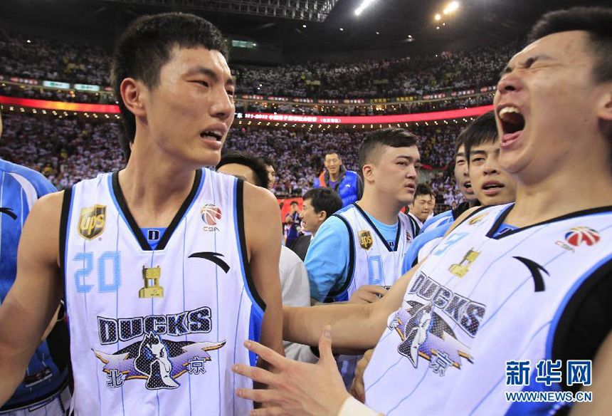 Beijing Ducks, led by former NBA star Stephon Marbury who notched game-high 41 points on Friday night, clinched their first-ever title of the Chinese Basketball Association (CBA) league.