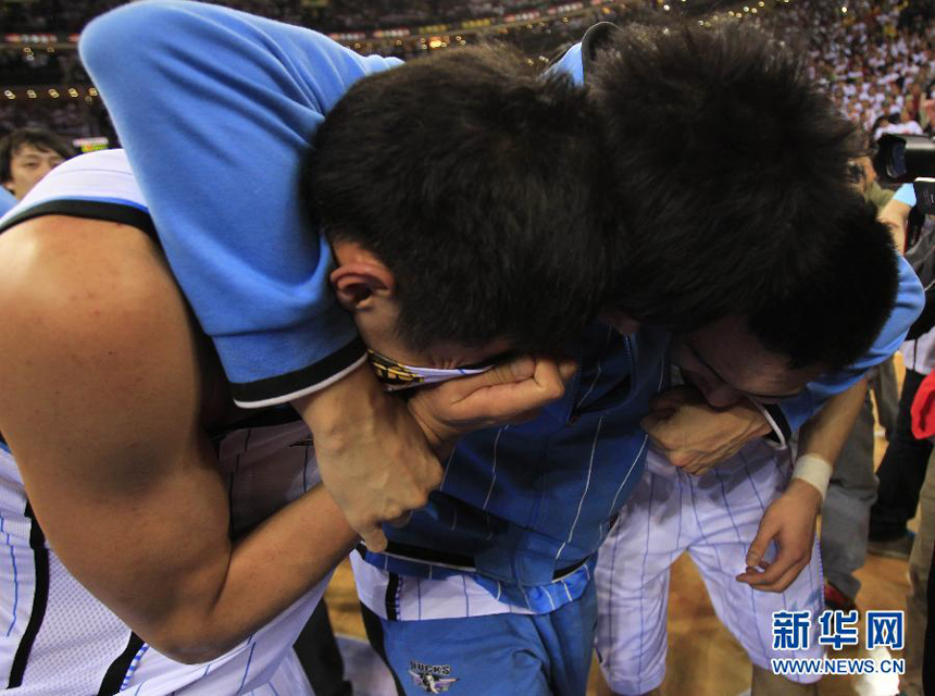 Beijing Ducks, led by former NBA star Stephon Marbury who notched game-high 41 points on Friday night, clinched their first-ever title of the Chinese Basketball Association (CBA) league.