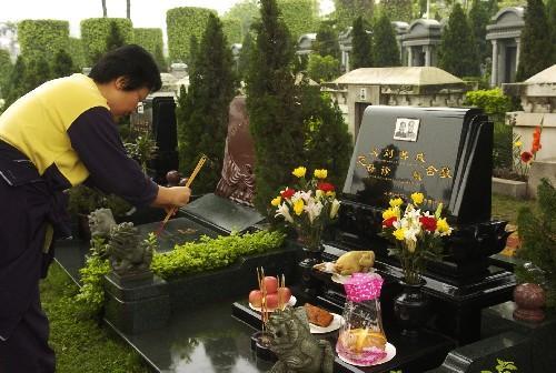 Every spring, Chinese remember and honor their ancestors and the nation’s heroes. 