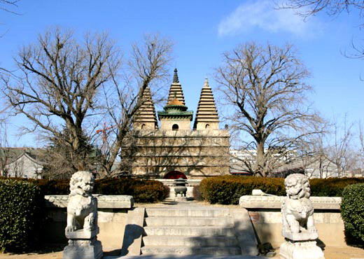 Five Pagoda Temple is situated about 200 meters to the northwest of Beijing Zoo.