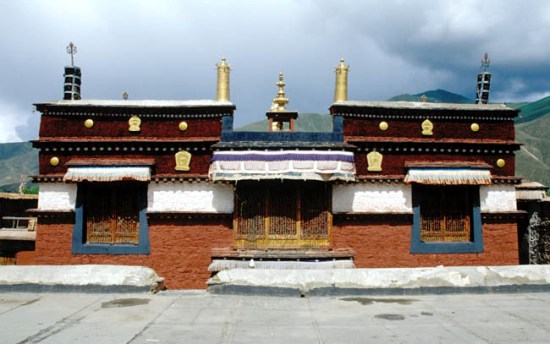 Trandruk Monastery is located 2 km from Nêdong County, Shannan Prefecture in the Tibet Autonomous Region of China.
