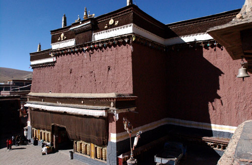 Located on Benbo Mountain, Sajia County, Tibet Autonomous Region, Sajia Temple is the main temple of the Sajia section of Tibetan Buddhism.