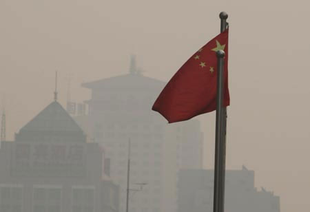 Following a widespread internet campaign, China's government plans to monitor PM2.5 levels in four municipalities, 27 provincial capitals and three key industrial regions starting 2012. [File photo: Xinhua]  