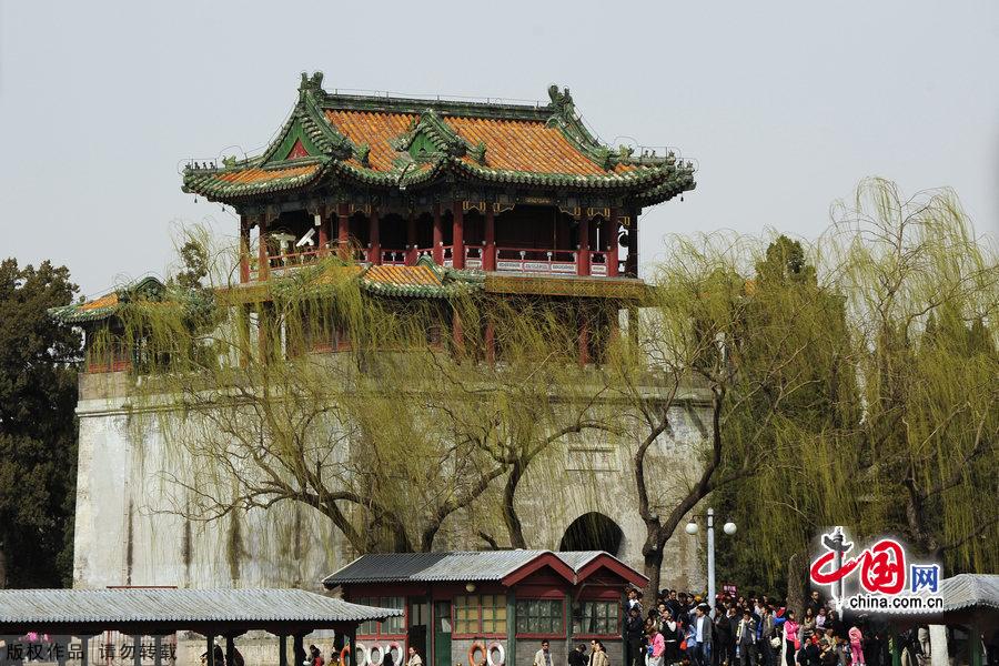 The Summer Palace is one of the finest examples of Garden Architecture in China and located in the northwest suburbs of Beijing. The Summer Palace comprises more than 3,000 structures, including pavilions, towers, bridges, and corridors. Covering 294 hectares, three quarters of the area is water. Its most distinctive features are Longevity Hill and Kunming Lake. [China.org.cn]