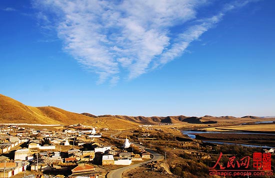  Tangke, located in northwestern plateau of Sichuan province, is the administrative name of Ngawa Tibetan and Qiang Autonomous Prefecture.