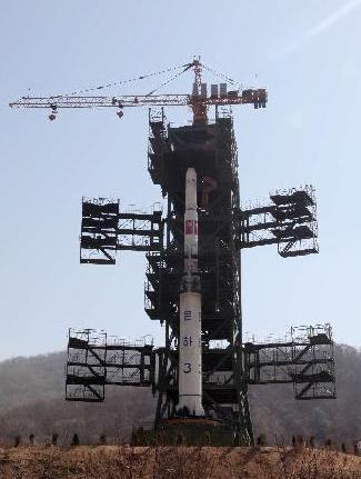 Photo taken on April 8, 2012 shows the rocket for launching Kwangmyongsong-3 satellite installed on the launch pad in Tongchang-ri base, Democratic People's Republic of Korea (DPRK). [Xinhua] 
