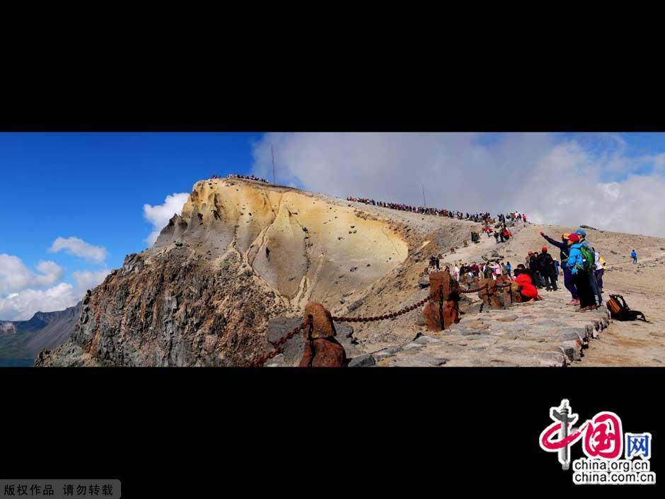 Changbai Mountain in southeastern Jilin Province is located on the border between China and North Korea. Considered as the most famous mountain in northeast China, Changbai Mountain has rich biodiversity. With an average altitude of 2,000 meters, the mountain is well-known for its snowy scenery, cool summers and an abundance of mineral springs.[China.org.cn] 