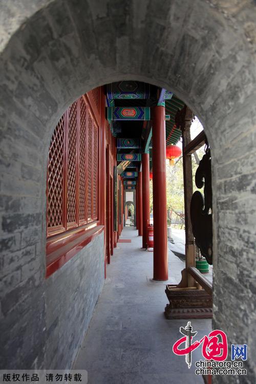 Situated south of Jiaozi Alley outside Xuanwumen, Fayuan Temple is the oldest ancient Buddhist temple in Beijing. It also houses the China Buddhist Association, the China Buddhism Institution and the China Buddhism Library and Relic Center, thus serving as an important venue for nurturing young monks and Buddhist research. [China.org.cn]