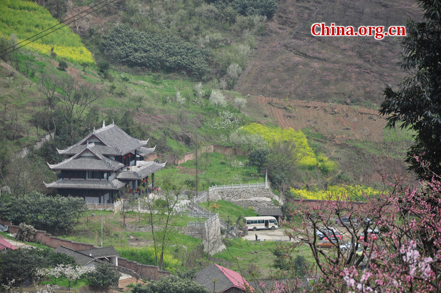 Photo shows the beautiful spring scenery in Gexian Mountain, Pengzhou City, China's Sichuan Province.[China.org.cn/by Chen Xiangzhao]