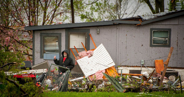 Damage from an apparent tornado is seen April 14, 2012 in Thurman, Iowa. The storms were part of a massive system that affected areas from Northern Nebraska south through Oklahoma. [Xinhua/AFP Photo]