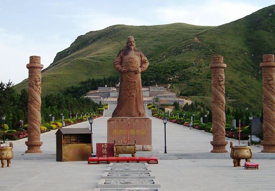 Located 70 km from Xi'an and 30 km from Xianyang City, Zhaoling Mausoleum was the tomb of Li Shimin.