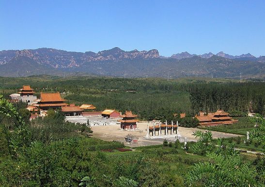The West Mausoleum of the Qing Dynasty is located at the foot of Yongning Mountain, 15 km west of Yixian County in Hebei Province.