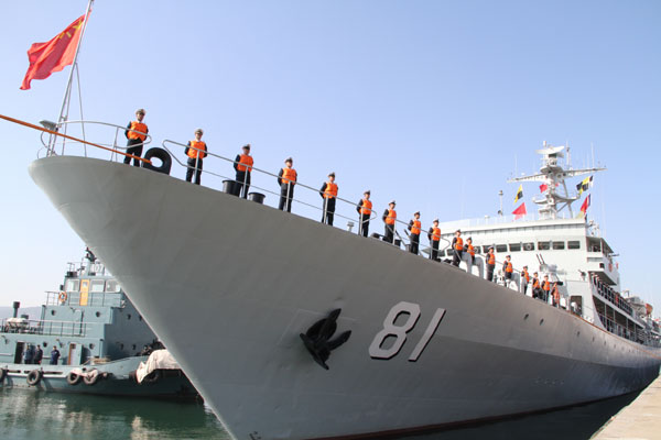 Zhenghe, the training vessel of the Chinese People's Liberation Army navy embarked on a round-the-world voyage on Monday from Dalian, Northeast China's Liaoning province. [Zhang Xiaomin / China Daily] 