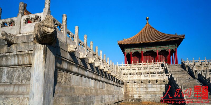 The Forbidden City (Imperial Palace) at the heart of Beijing is the largest and most complete imperial palace and ancient building complex in China and the world at large. Its construction began in 1406 and was completed 14 years later, giving it a history of over 580 years. Twenty-four emperors from the Ming and Qing Dynasties (1644-1911) lived and ruled China from there.