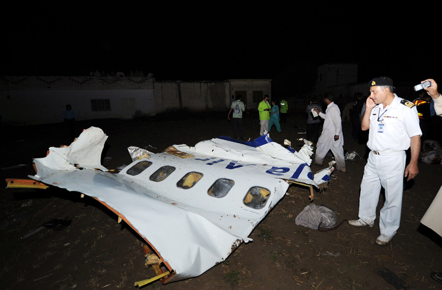 A passenger plane carrying 127 passengers and crew members crashed near Islamabad of Pakistan Friday evening. [Xinhua photo]