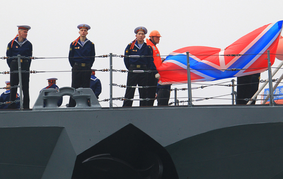 Russian Pacific Fleet's flagship Varyag, a slava-class guided missile cruiser, arrived at a naval base in Qingdao of east China on Saturday for a joint exercise with the Chinese navy.