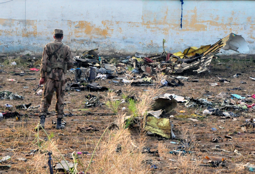 A passenger plane carrying 127 passengers and crew members crashed near Islamabad of Pakistan Friday evening. [Xinhua photo] 