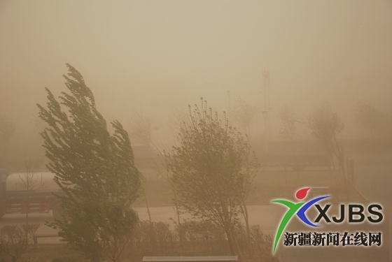 Sandstorms hit Naomaohu, China's Xinjiang on Sunday, April 22, 2012. 