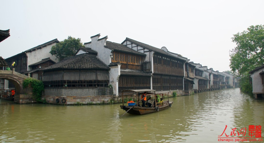 With a history of 1,200-year, Wuzhen is about one hour's drive from Hangzhou,the capital of Zhejiang Province.The small town is famous for the ancient buildings and old town layout, where bridges of all sizes cross the streams winding through the town. 
