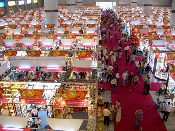 Transactions in the first phase of the Canton Fair slowed to just 1.1 percent over the past session. [File photo]