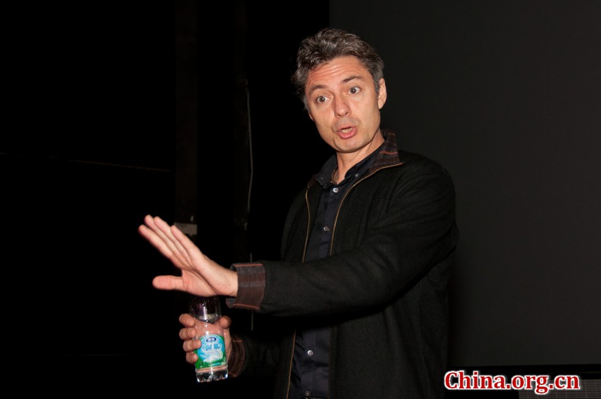 Juan Napier, director of Madam Butterfly 3D, a film that displays the Royal Opera House&apos;s live performance of the Italian composer Giacomo Puccini&apos;s opera, meets the press during the 2nd Beijing International Film Festival. [Chen Boyuan / China.org.cn]