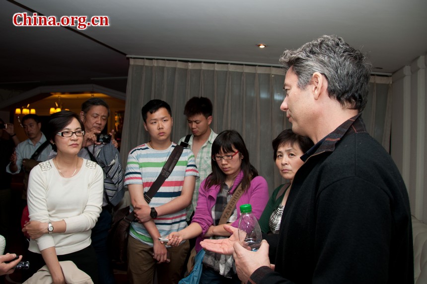Juan Napier, director of Madam Butterfly 3D, a film that displays the Royal Opera House&apos;s live performance of the Italian composer Giacomo Puccini&apos;s opera, meets the press during the 2nd Beijing International Film Festival. [Chen Boyuan / China.org.cn]