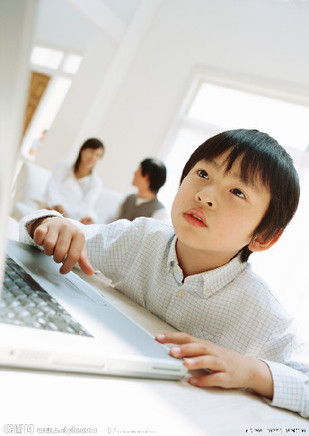 Survey shows that more than 70 percent of minors first access the Internet at or before the age of 10.