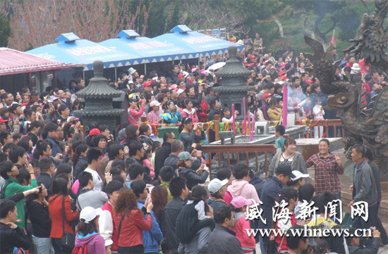 Good many people spend Labor Day holiday in Weihai