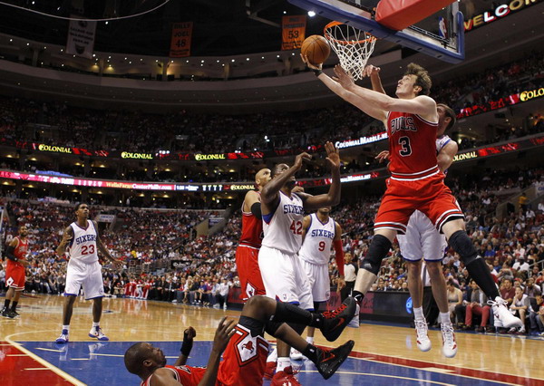 76ers win, close in on series victory over Bulls
