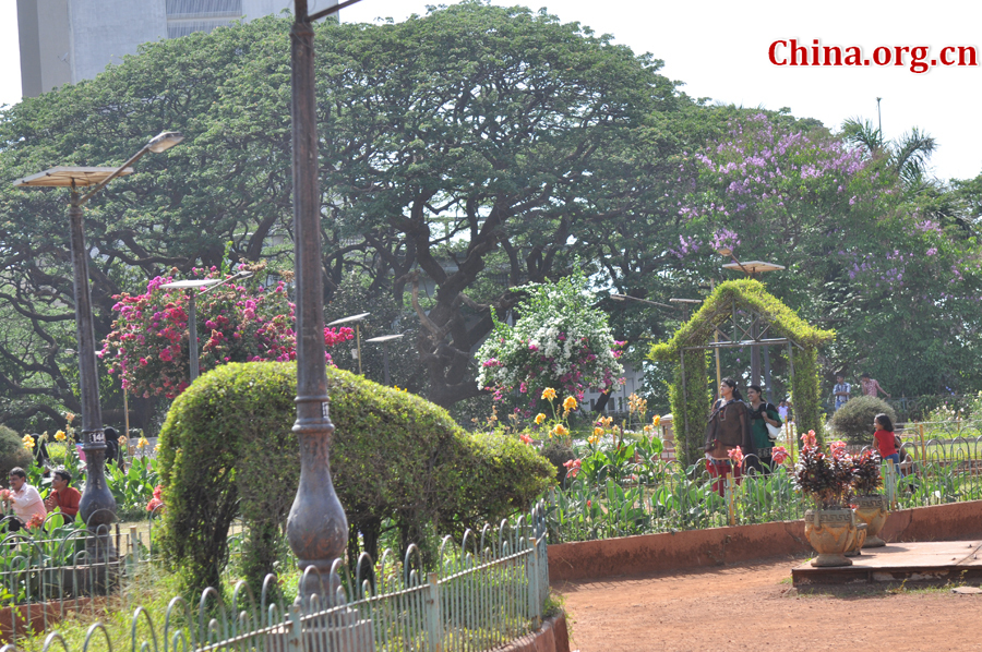 Photo taken on April 29 shows the beautiful scenery of Hanging Gardens in Mumbai, India. [China.org.cn/by Chen Chao and Huang Shan]