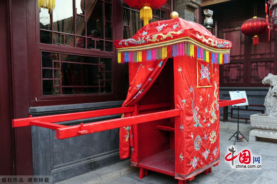 Situated in the south street of Drum Tower of Tianjin City, 'Princess' Mansion' is a typical quadrangle construction in the late Qing Dynasty style. Since it was the former residence of Princess Deling, during the reign of Emperor Guangxu, the name 'Princess' Mansion' came into being. 