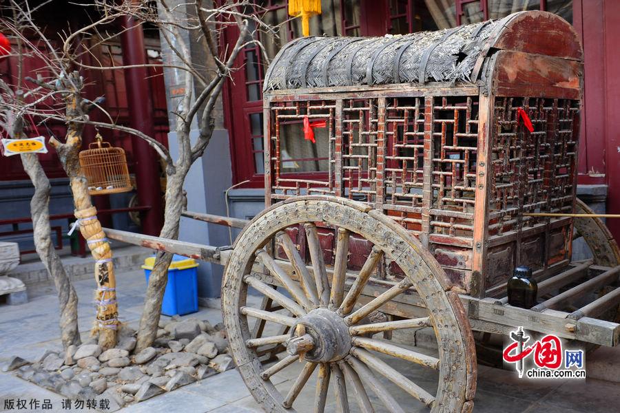 Situated in the south street of Drum Tower of Tianjin City, 'Princess' Mansion' is a typical quadrangle construction in the late Qing Dynasty style. Since it was the former residence of Princess Deling, during the reign of Emperor Guangxu, the name 'Princess' Mansion' came into being. 