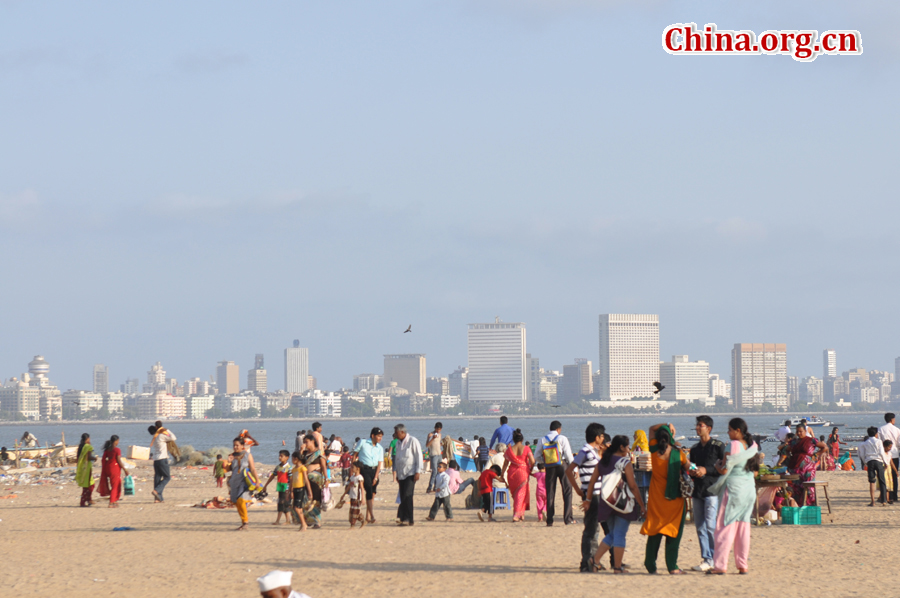 Photo taken on April 29 shows the beaches in Mumbai, India. Mumbai, the capital city of Maharashtra, boasts of some most famous beaches in India. 