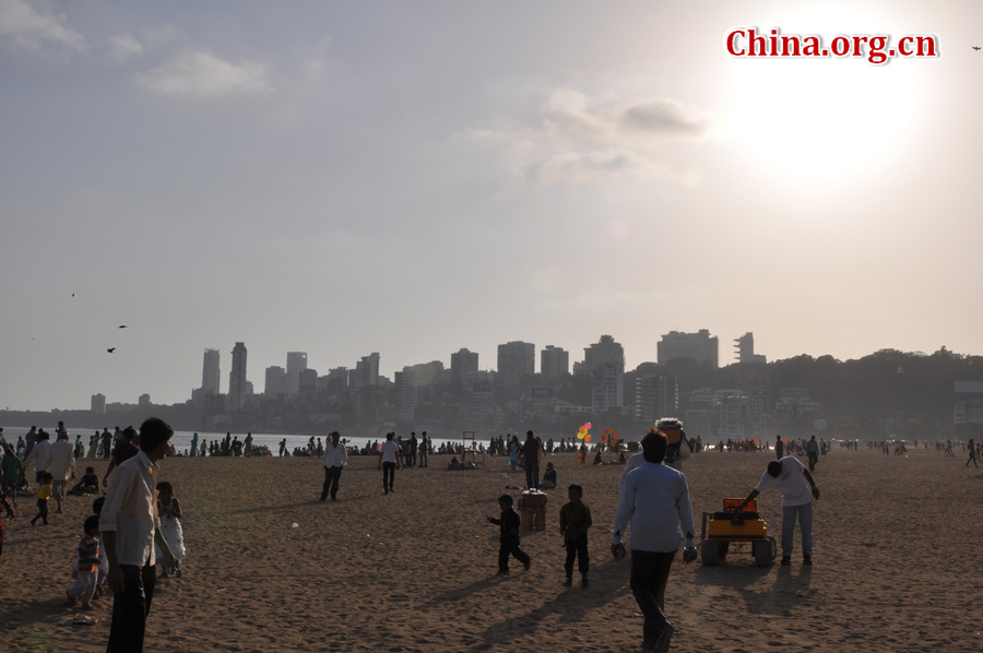 Photo taken on April 29 shows the beaches in Mumbai, India. Mumbai, the capital city of Maharashtra, boasts of some most famous beaches in India. 