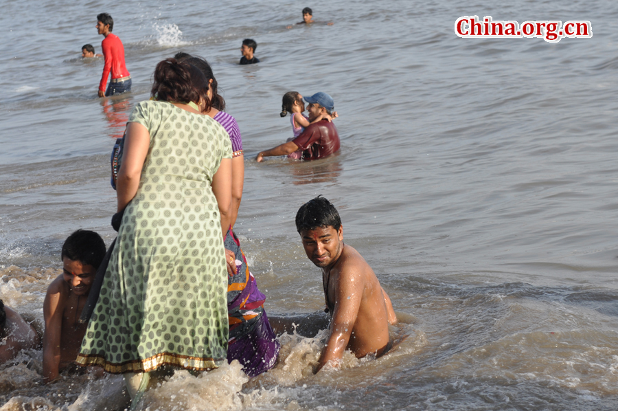 Photo taken on April 29 shows the beaches in Mumbai, India. Mumbai, the capital city of Maharashtra, boasts of some most famous beaches in India. 