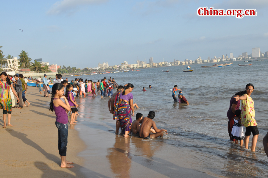 Photo taken on April 29 shows the beaches in Mumbai, India. Mumbai, the capital city of Maharashtra, boasts of some most famous beaches in India. 